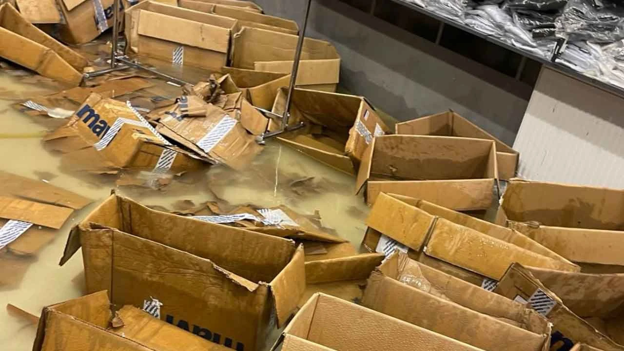 Yüksekova'da sel felaketi! Köyler, mahalleler sular altında kaldı - 1. Resim