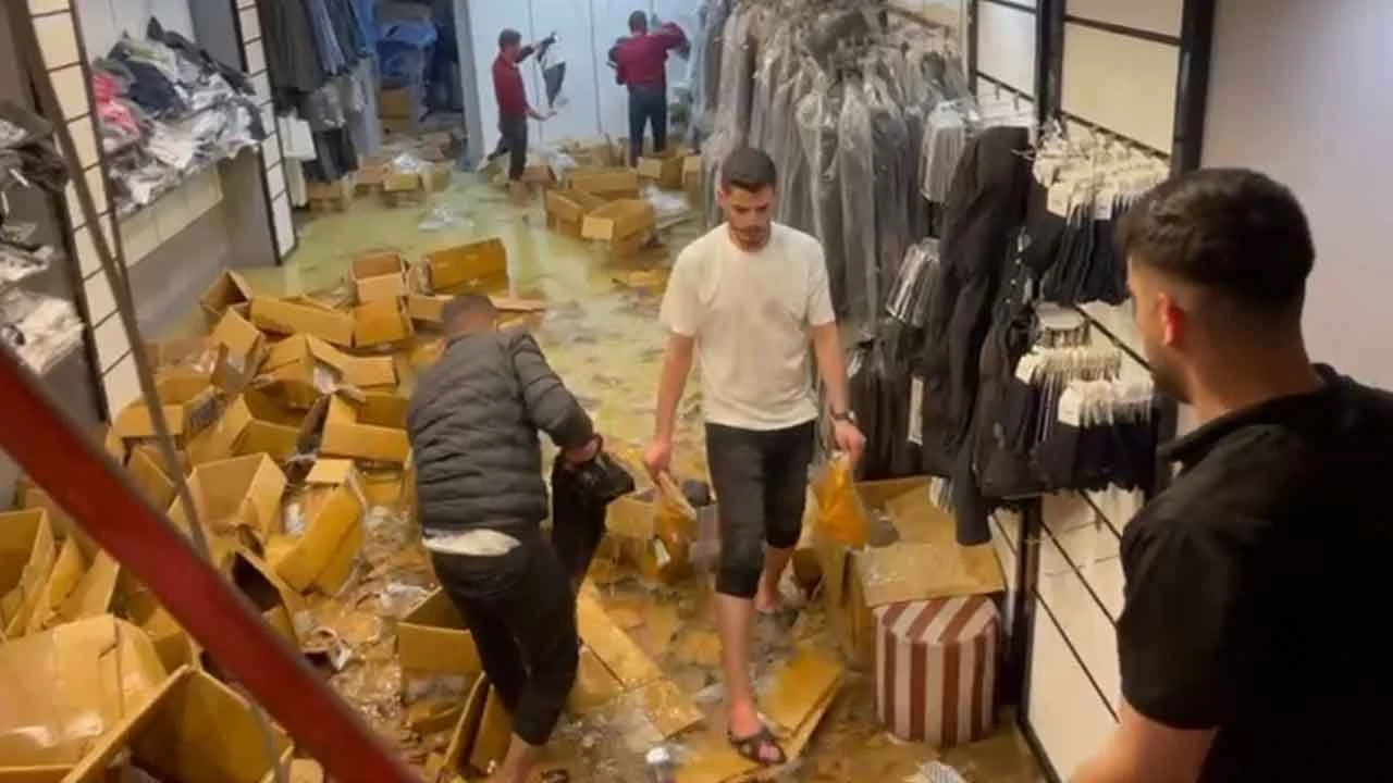 Yüksekova'da sel felaketi! Köyler, mahalleler sular altında kaldı - 2. Resim