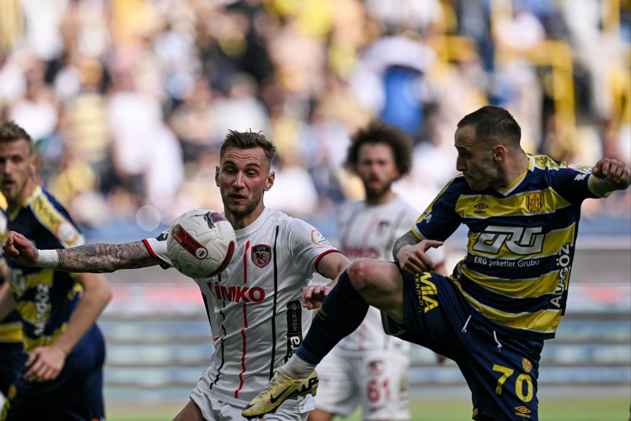 Ankaragücü geriden gelip 3 golle kazandı