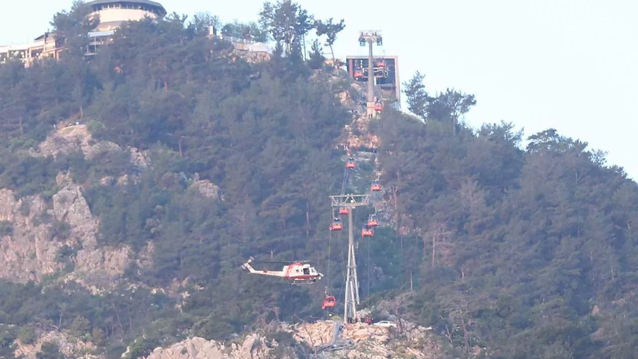 Antalya&#039;daki teleferik kazasında 15 kabindeki 112 kişi kurtarıldı