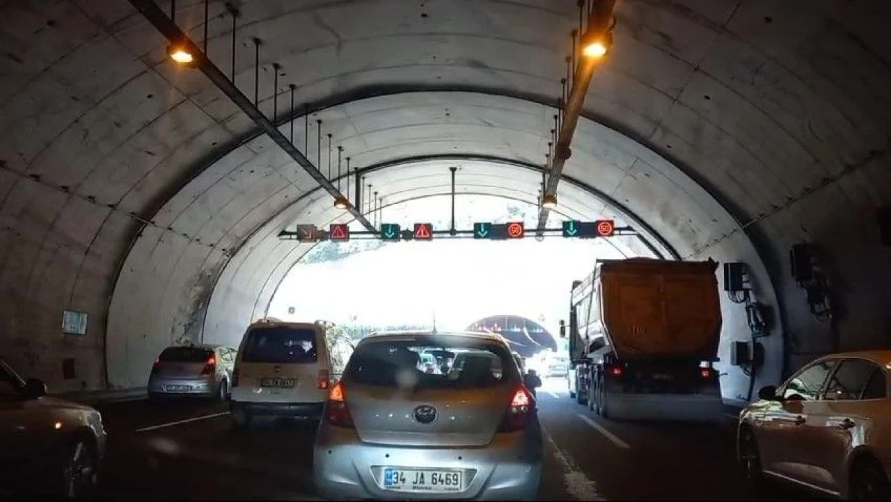 Bayram tatili sonrası dönüş trafiği başladı! 43 ilin kilit kavşağı tıkandı - 5. Resim