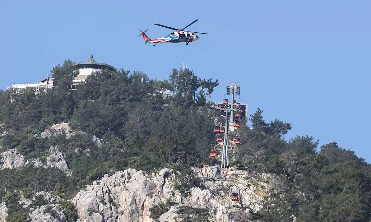 Tünektepe Teleferiği Antalya Büyükşehir Belediyesi'nin şirketi ANET A.Ş tarafından işletiliyor