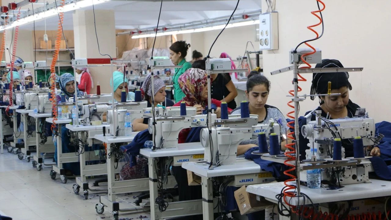 Türkiye'de en çok eleman aranan meslekler garson, ark kaynakçısı ve 8 diğer meslek oldu - 1. Resim
