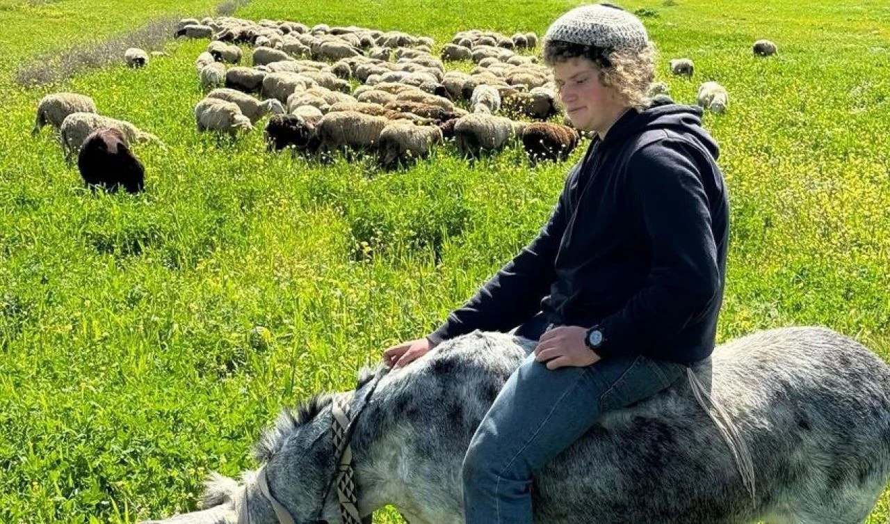 Yahudi yerleşimciler önce girişleri kapattı sonra köylere saldırdı: Ölü ve yaralılar var