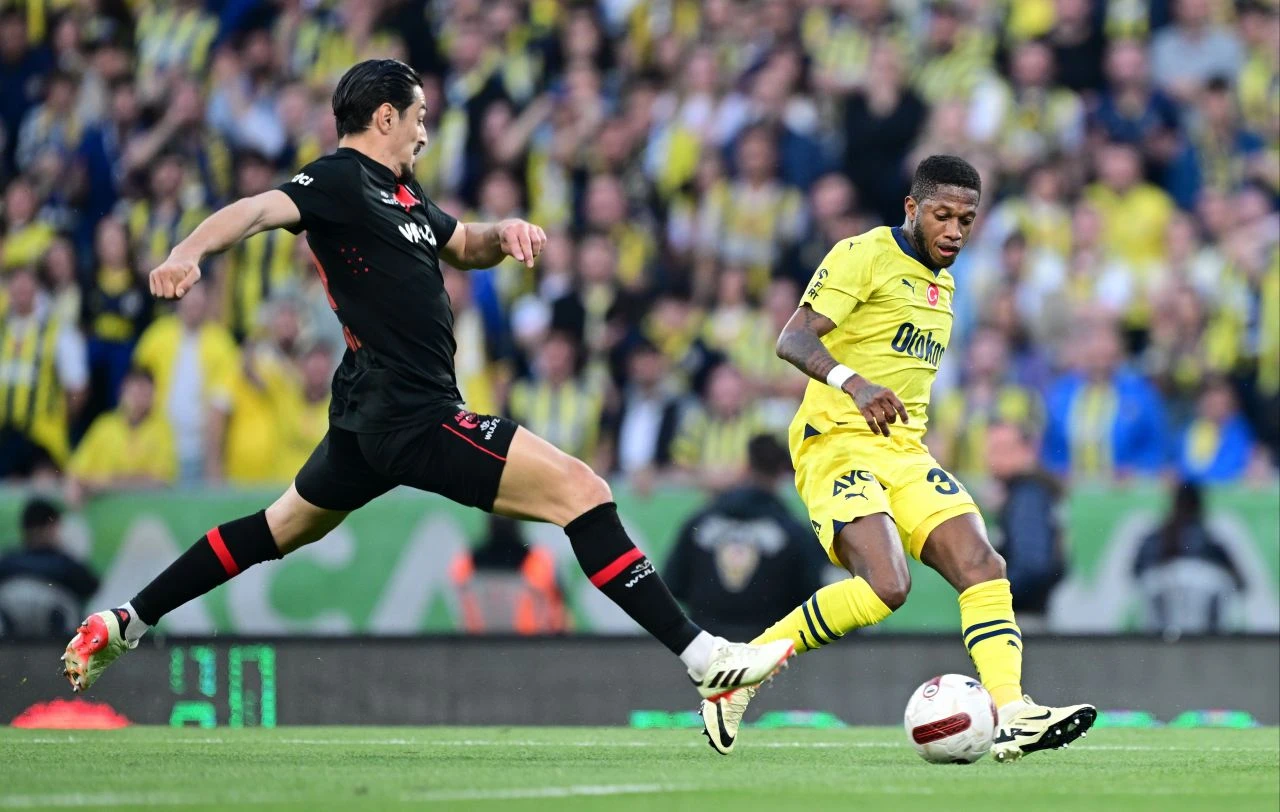 Fenerbahçe şampiyonluk yolunda Karagümrük engelini aştı - 2. Resim