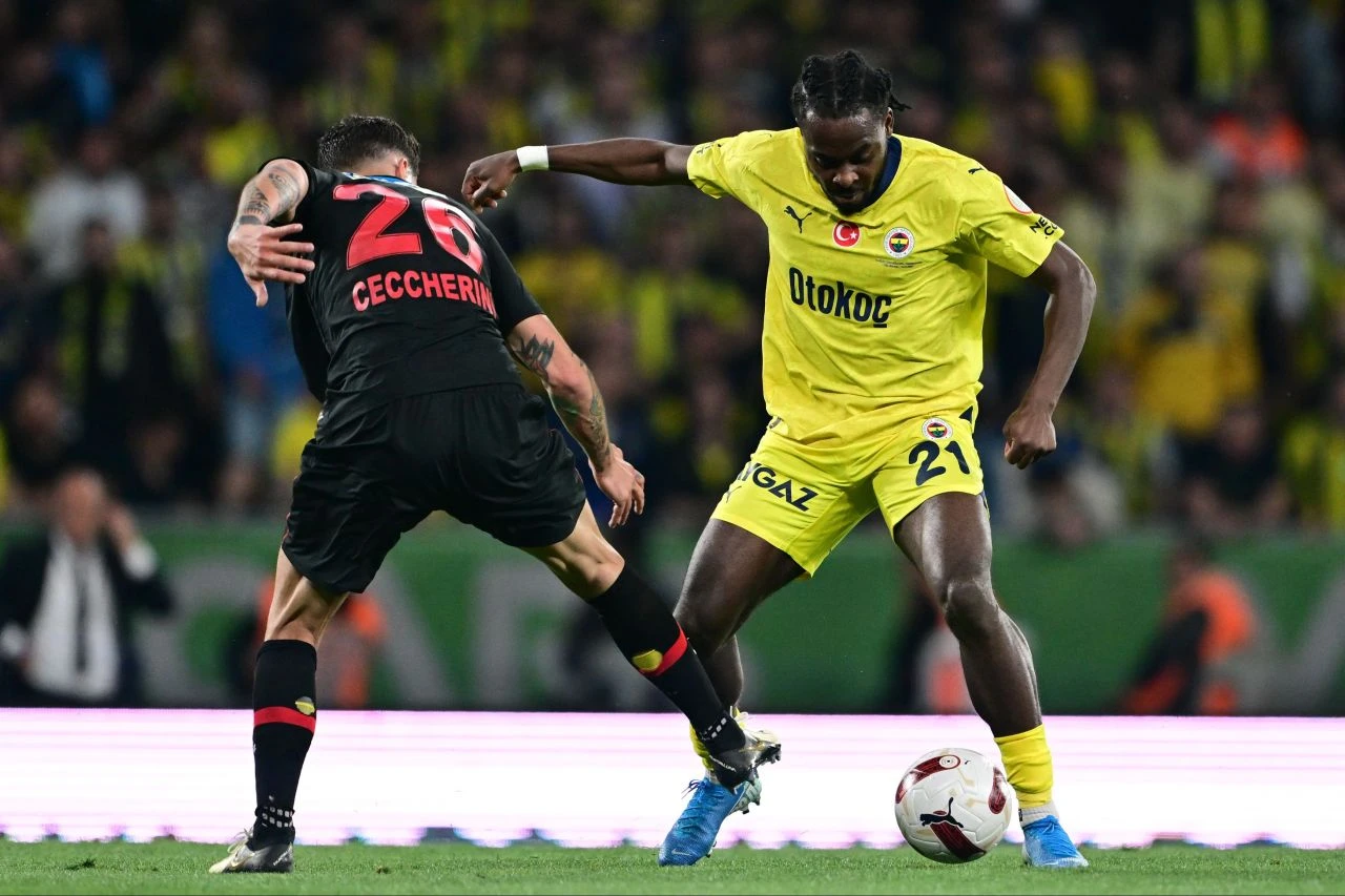 Fenerbahçe şampiyonluk yolunda Karagümrük engelini aştı - 1. Resim