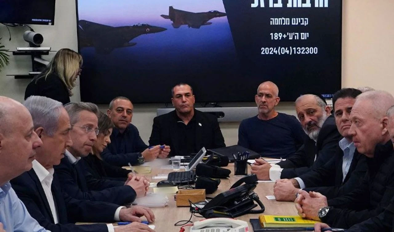 İran'ın İsrail'e saldırısının ardından yaşananlar... Şimdi gözler Savaş Kabinesi'nde - 1. Resim