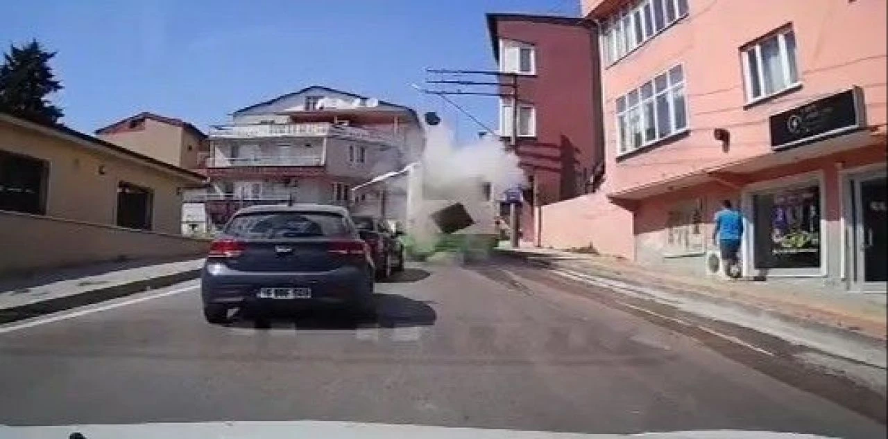 Otobüsün içinde bir anda bomba gibi patladı, panikle kaçıştılar