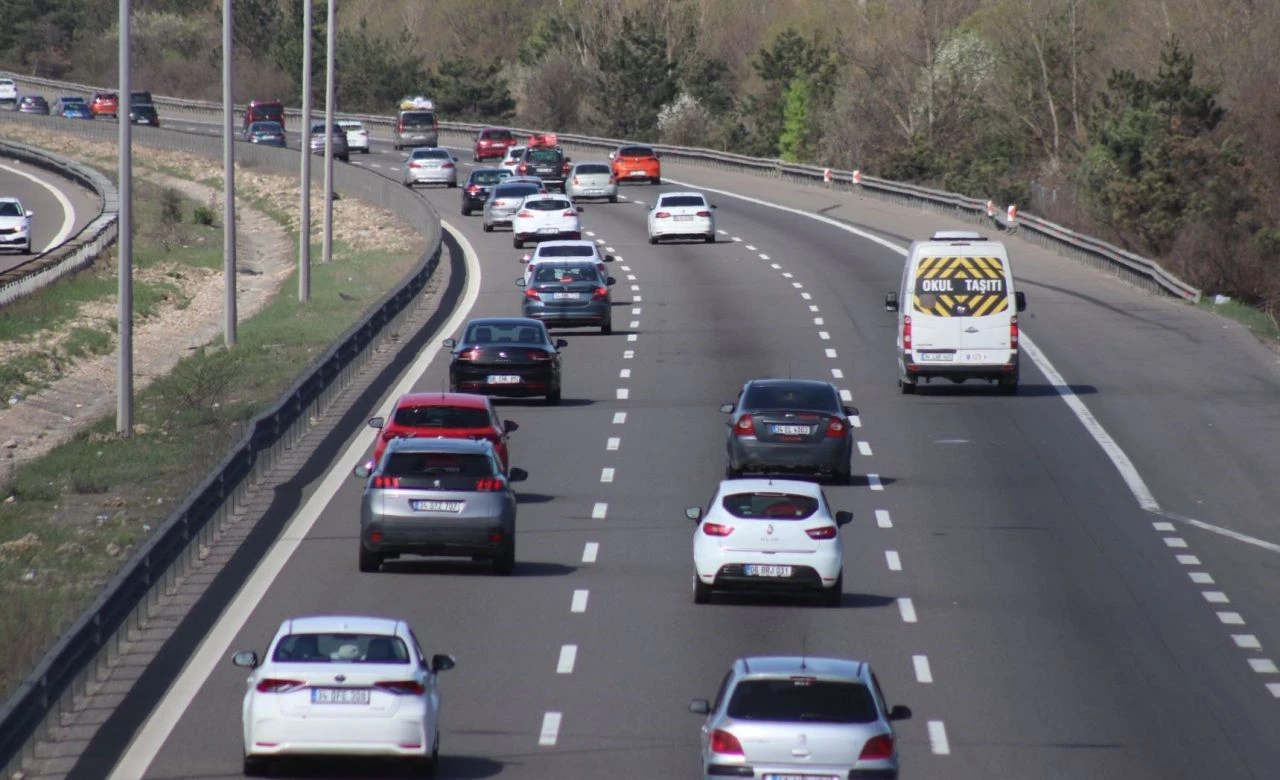 Tatilciler uyarılardan ürktü Bolu geçişlerinde son durum! - 1. Resim