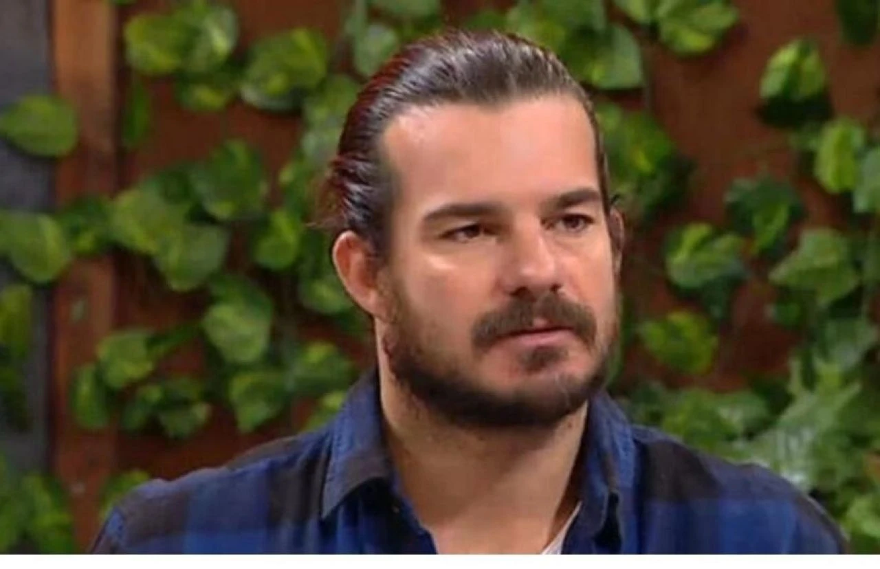 Kızına verdiği sözü tutan Hakan Hatipoğlu, ailesini görünce gözyaşlarına boğuldu - 2. Resim