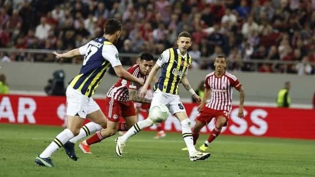 Acun Ilıcalı Fenerbahçe taraftarını sevindiren haberi verdi! 