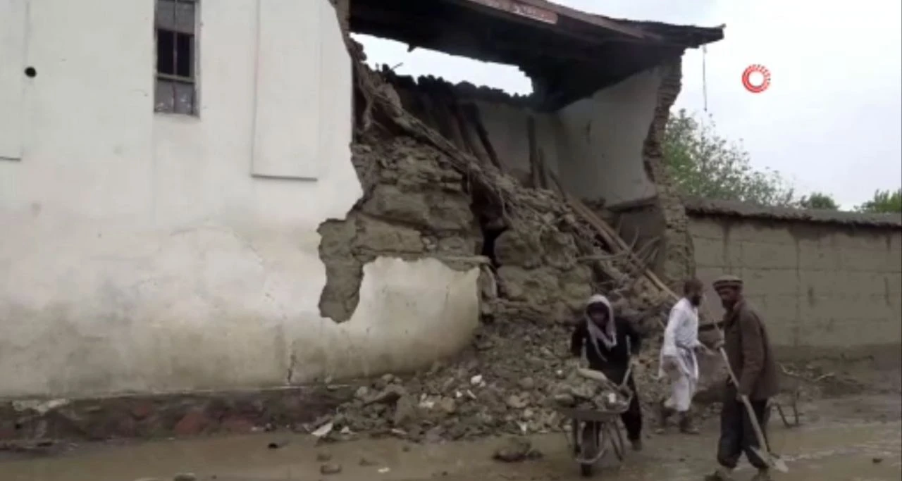 Afganistan'da sel felaketi: Onlarca kişi hayatını kaybetti