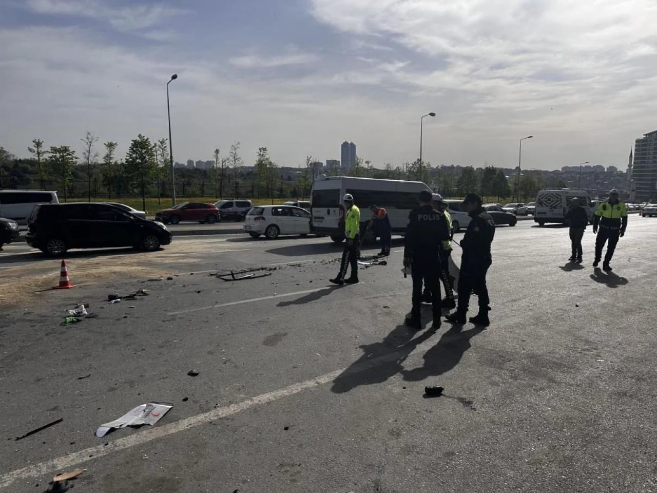 Bağcılar'da zincirleme kaza! Yaralılar var