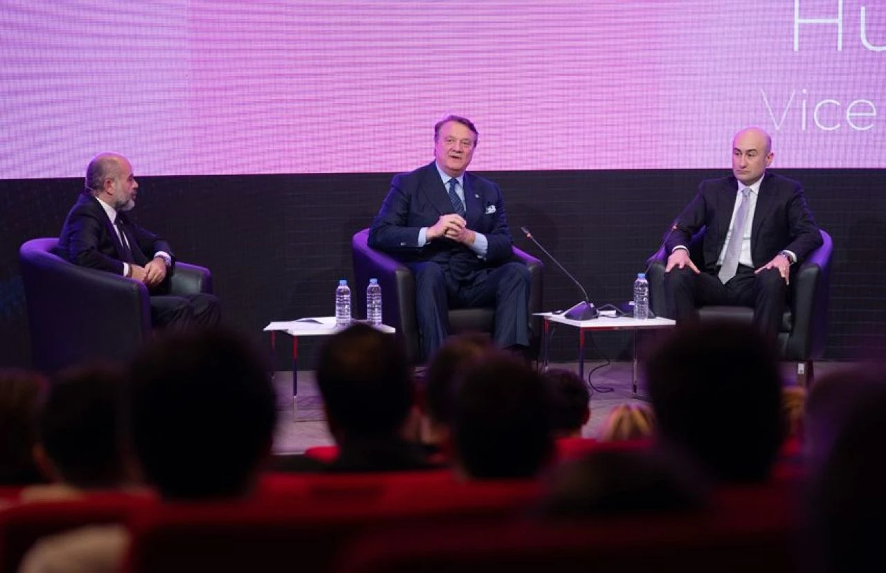 Beşiktaş Başkanı Hasan Arat'tan teknik direktör açıklaması - 1. Resim