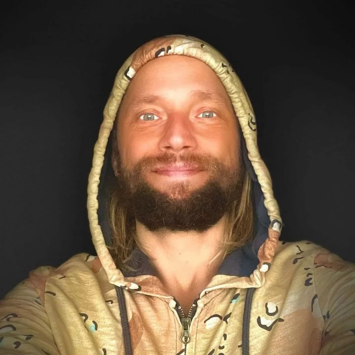 Güneş ışığıyla beslenebileceğini düşündü! Fenomen isim 1 aylık bebeğini öldürdü - 3. Resim