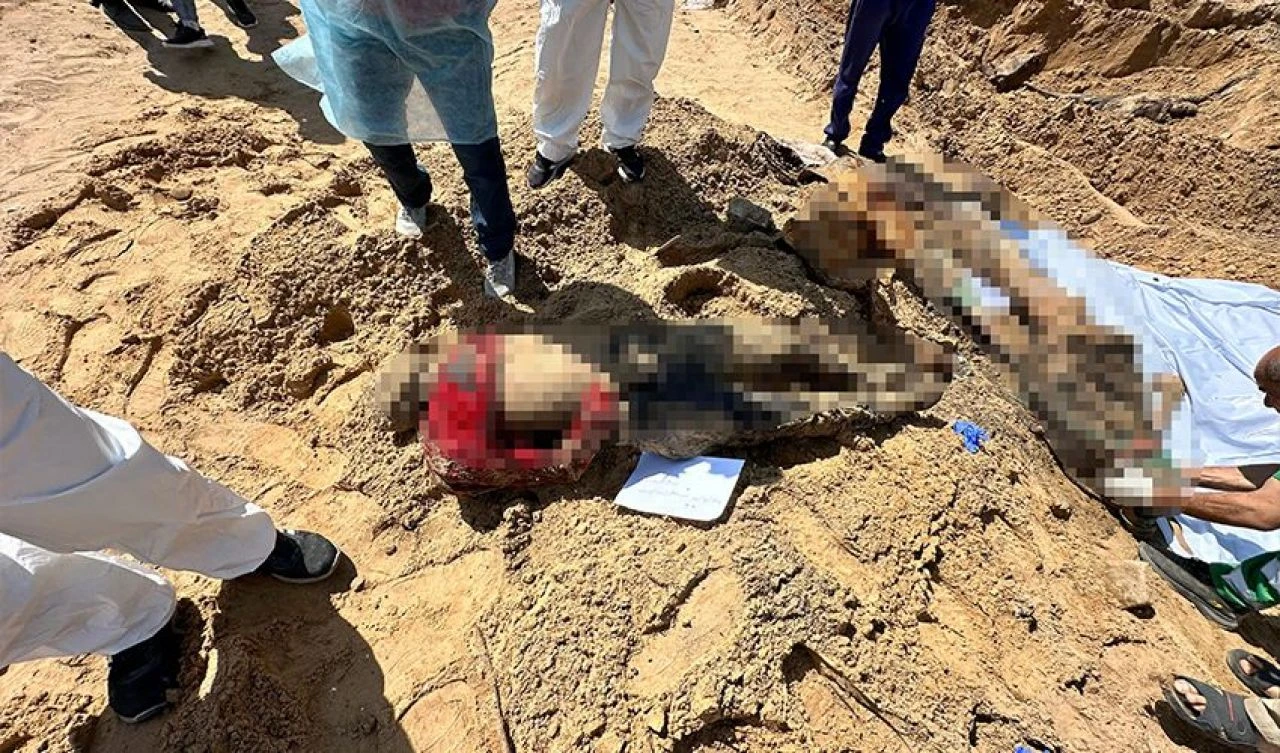 Harabeye çevirmişlerdi! Avlusunda toplu mezar bulundu - 3. Resim