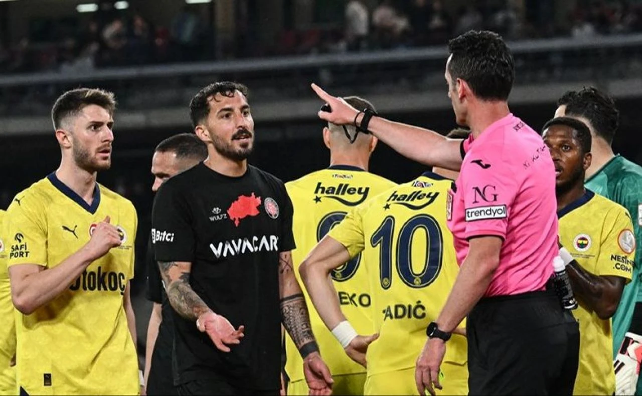 Süper Lig'de 32'nci haftanın VAR kayıtları açıklandı! İşte Fenerbahçe'nin çok konuşulan pozisyonu...  - 1. Resim