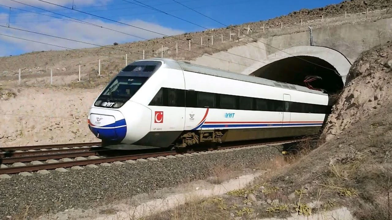 Adana Mersin arasını 25 dakikaya düşürecek hızlı tren geliyor