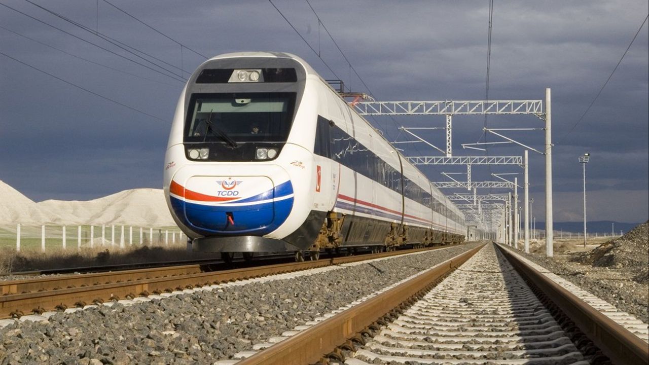 Adana Mersin arasını 25 dakikaya düşürecek hızlı tren geliyor