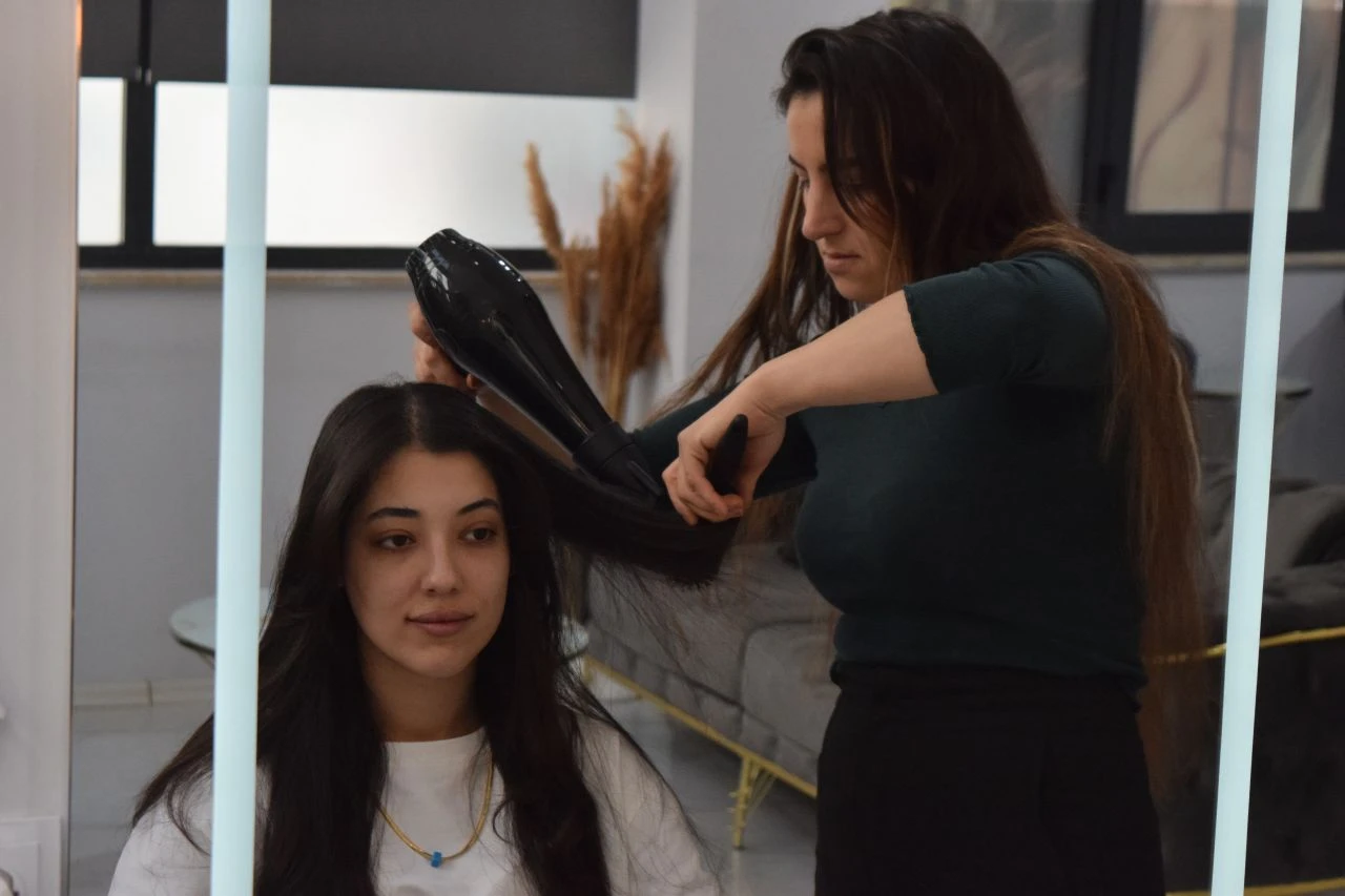 Güzellik merkezinde 7 saatlik işlem yaptırdı: 25 bin lira hesabı ödemeden kaçtı