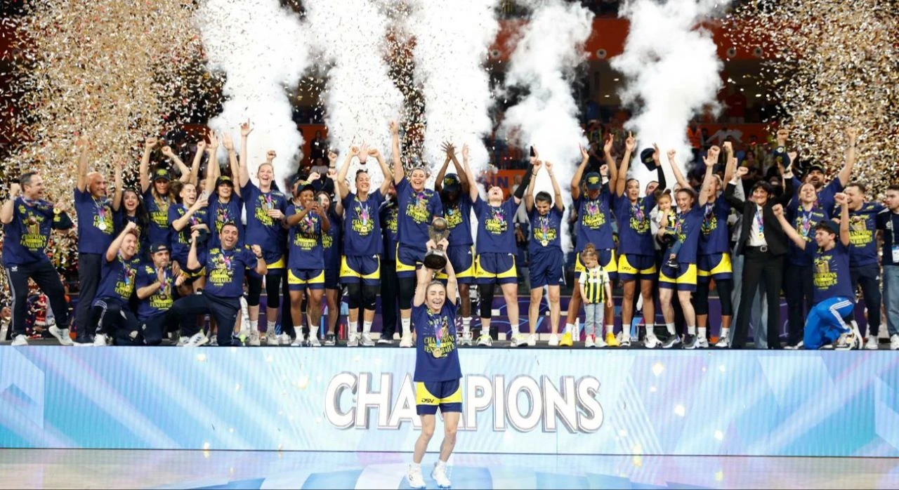 Kadınlar Basketbol Süper Ligi'nde şampiyon Fenerbahçe!