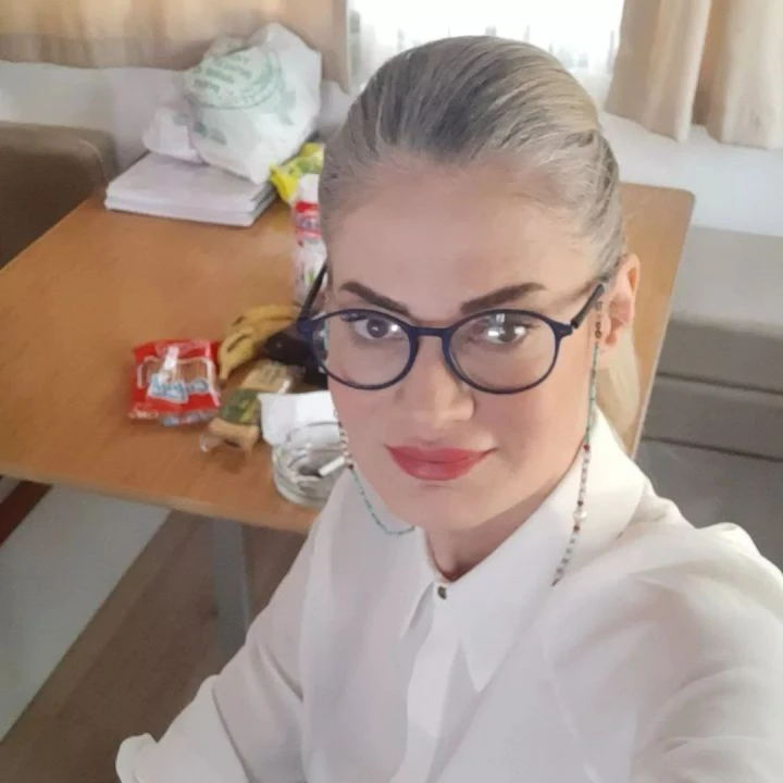 Kızıl Goncalar Madam Smarsky karakterini Sema Yargıcı oynuyor