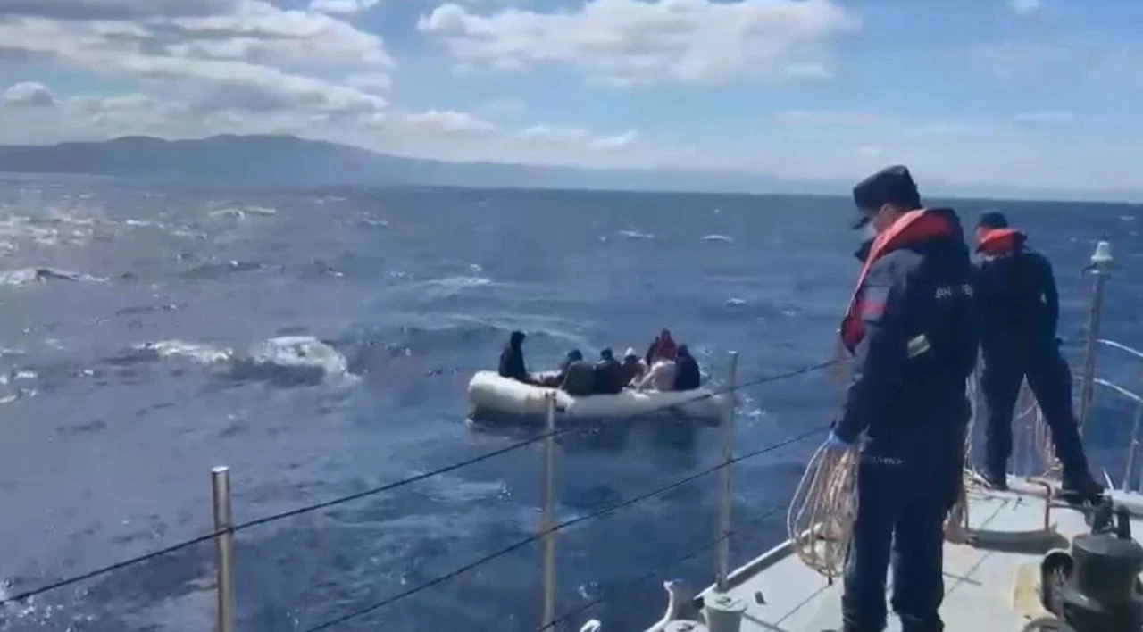 Yunanistan ölüme terk etti, Türk sahil güvenlik kurtardı - 1. Resim