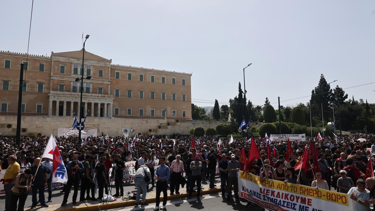 Yunanistan&#039;da işçiler 24 saatlik genel greve gitti