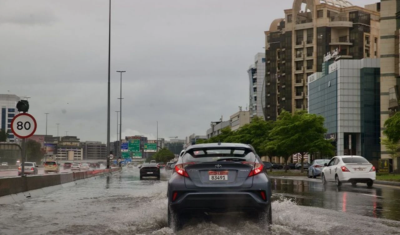 1,5 yılda yağması gereken yağmur 24 saatte yağdı! Kendi kendilerini boğdular