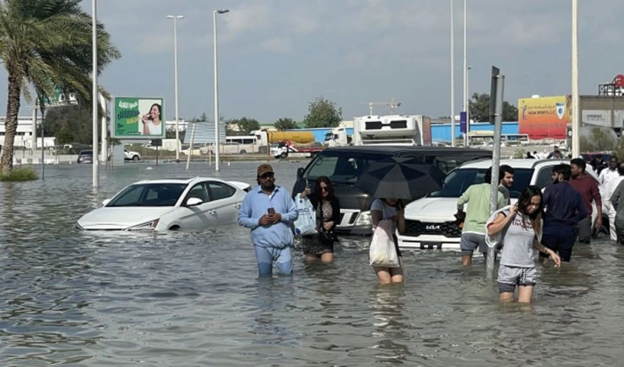 1,5 yılda yağması gereken yağmur 24 saatte yağdı! Kendi kendilerini boğdular
