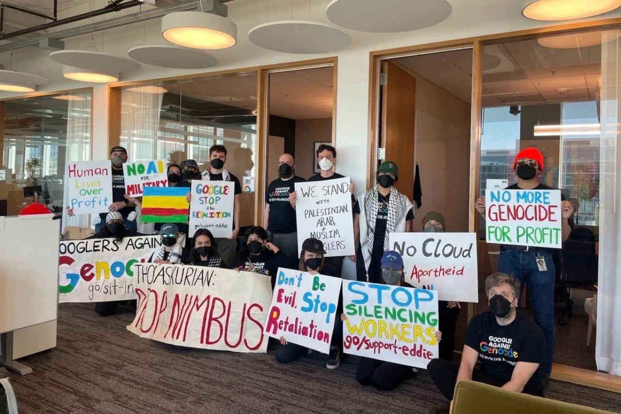 Google'da isyan: İsrail'e desteği protesto eden çalışanlarını kovdu - 1. Resim
