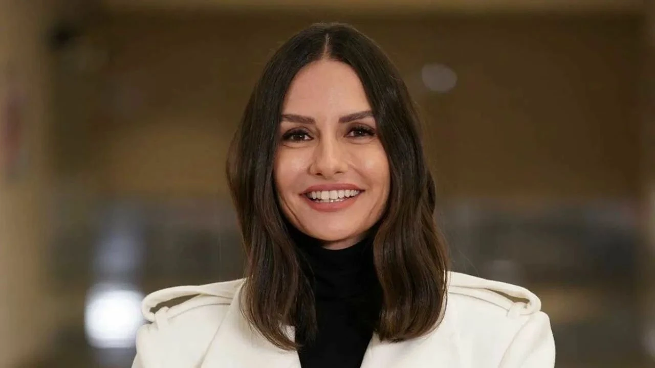 İpekyol 2024 reklam yüzü Yasemin Özilhan oldu - 2. Resim