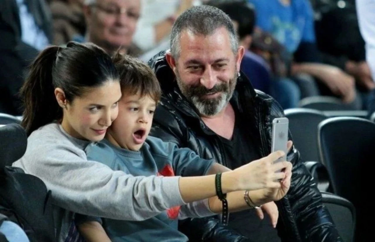 Nafaka krizi büyüyor! Cem Yılmaz’dan gösterisinde Ahu Yağtu’ya olay sözler - 1. Resim