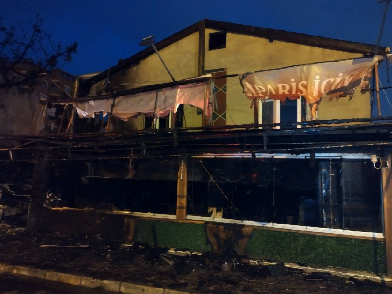 Restoran küle döndü - 1. Resim