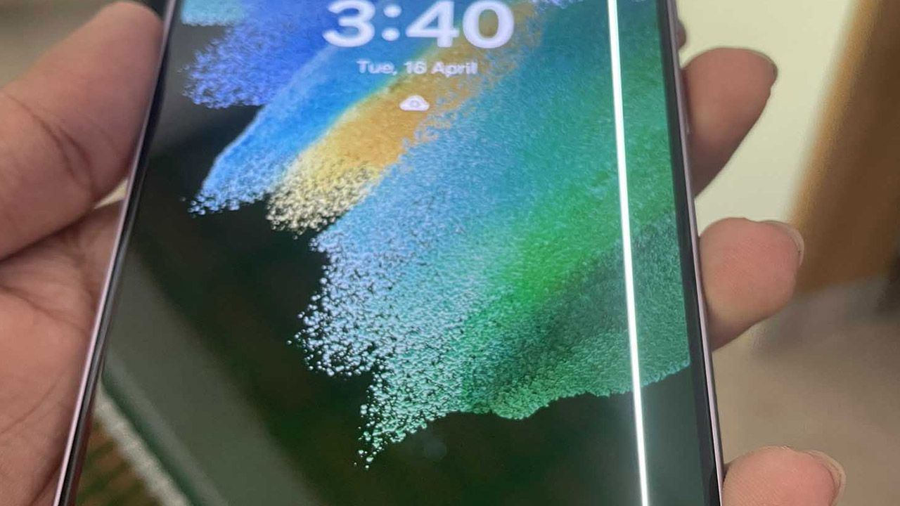 Samsung Galaxy S21 &#039;yeşil&#039; hata! Ekranda görüldü