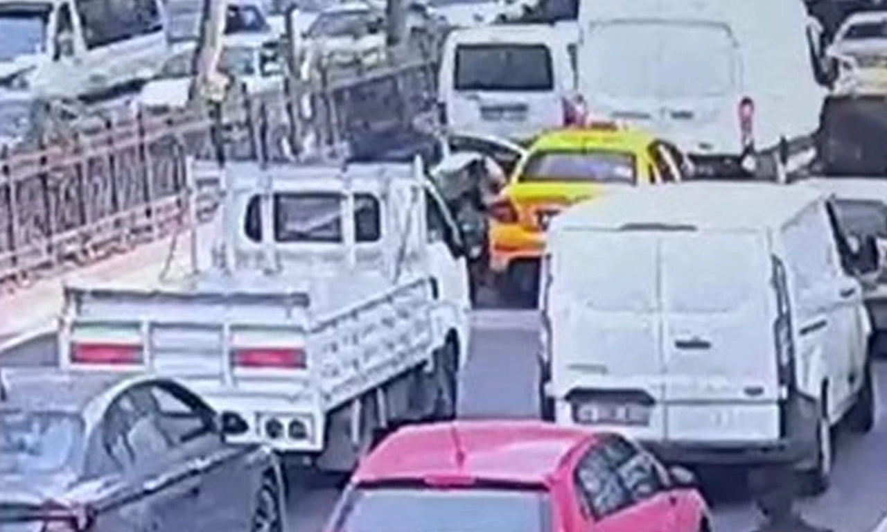 Son dakika! Taksiciyi vahşice katletmişti: Katil zanlısı adliyeye sevk edildi - 1. Resim