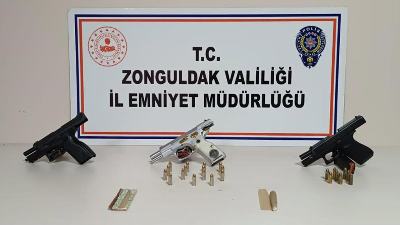 Yasadışı silah ticareti yapan 6 şüpheli yakalandı