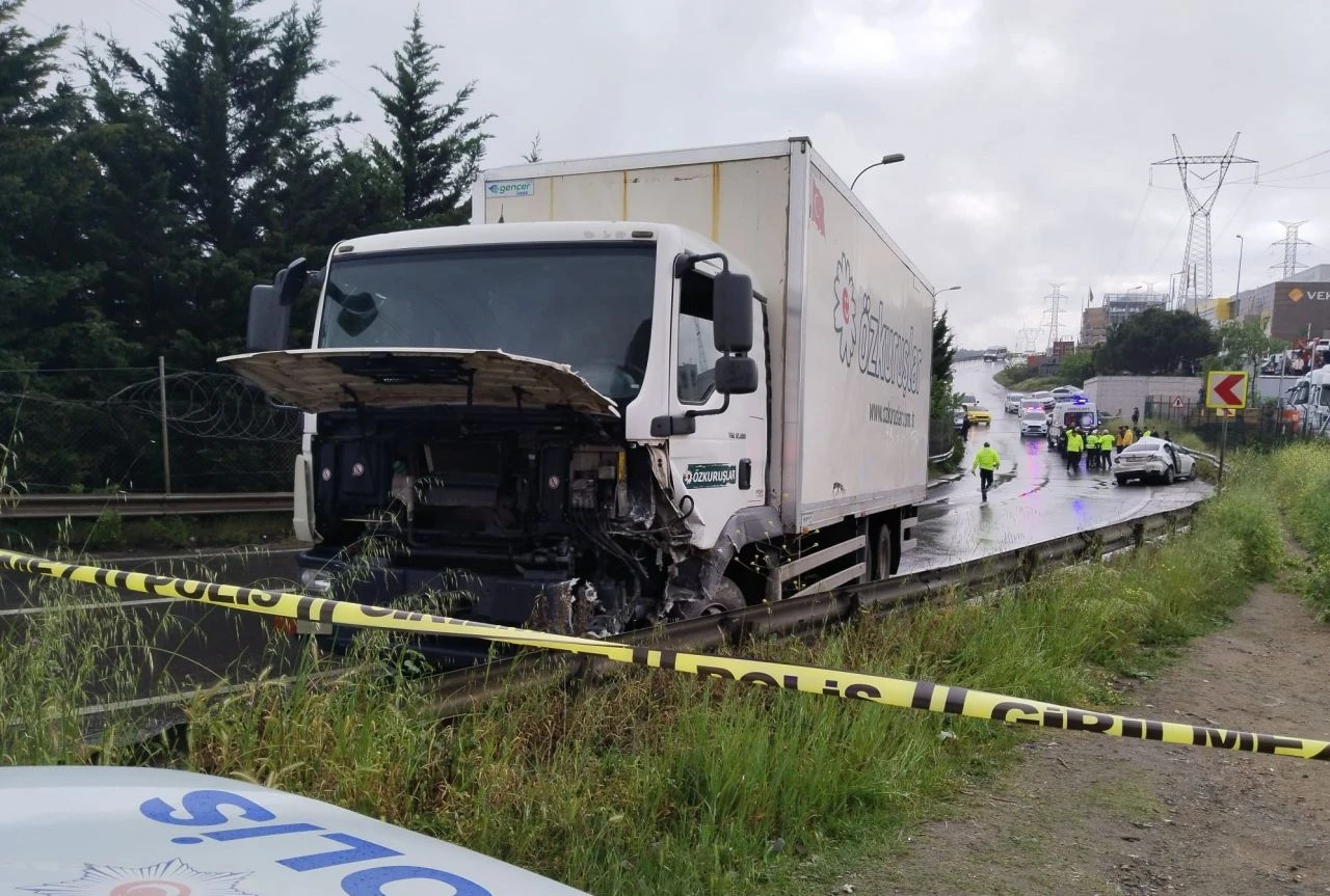 Sultanbeyli'de feci kaza: Ölü ve yaralılar var - 1. Resim