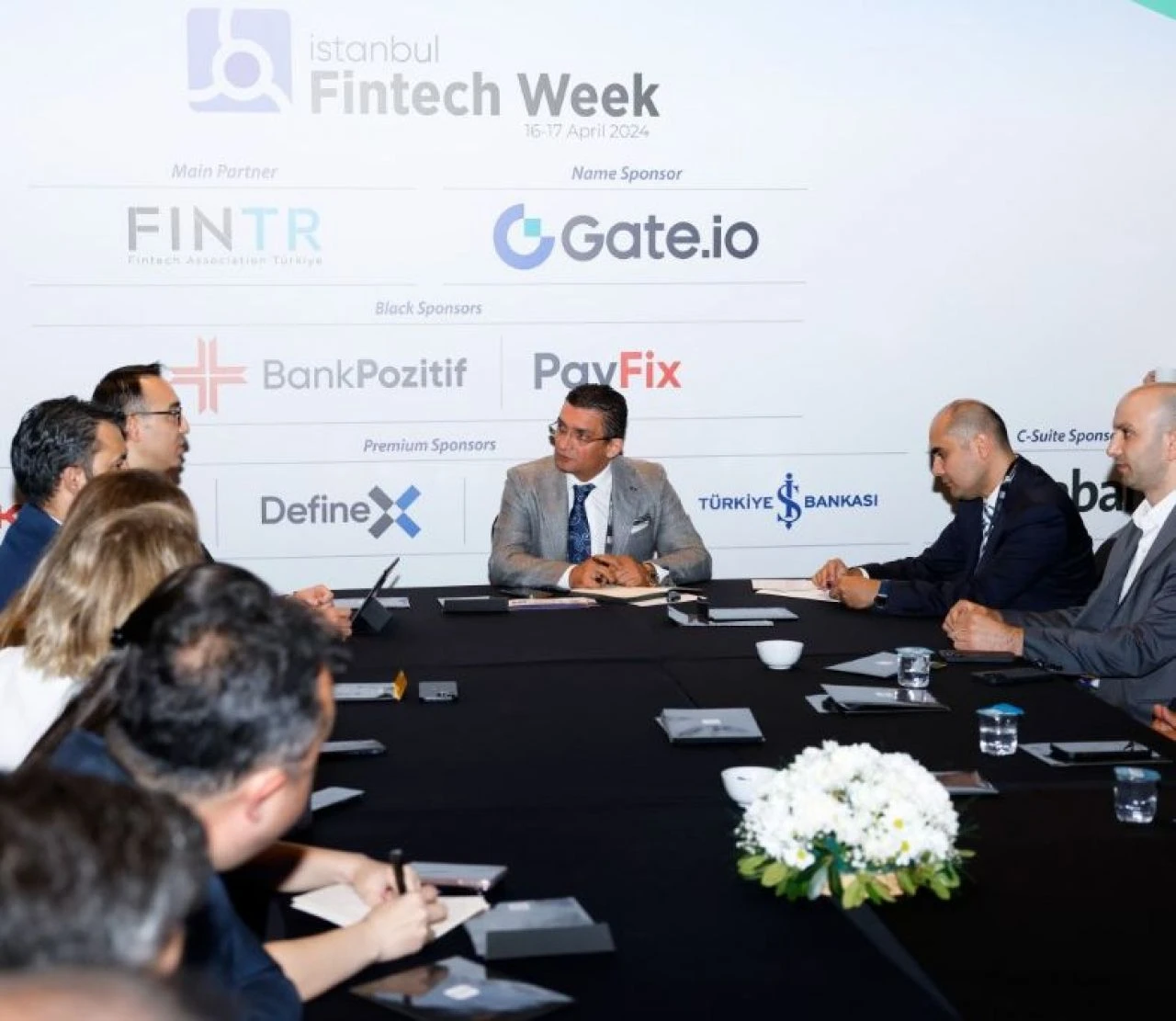 “Blockchain tabanı ile birlikte yapay zekaya önem veren firmalar bayrağı önde tutacak” - 1. Resim