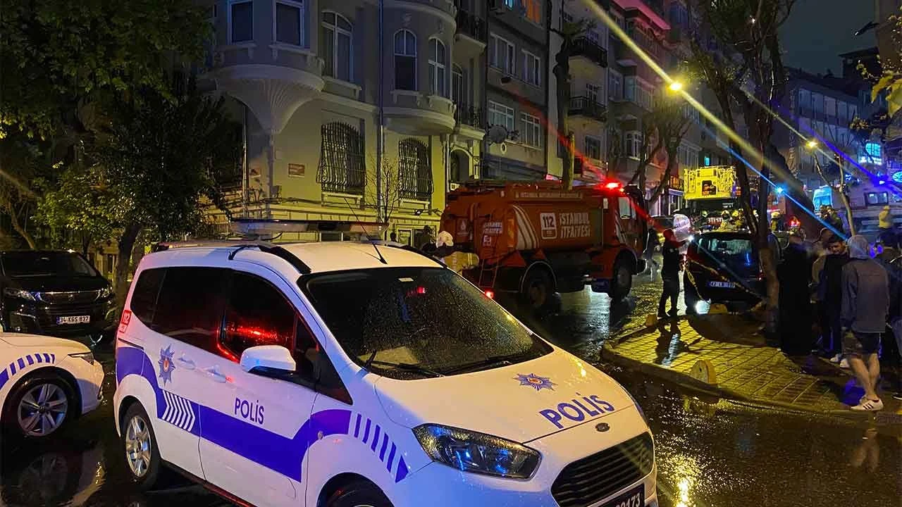 Fatih'te komşu dehşeti: Balyoz ve matkapla saldırıp, ateşe verdi