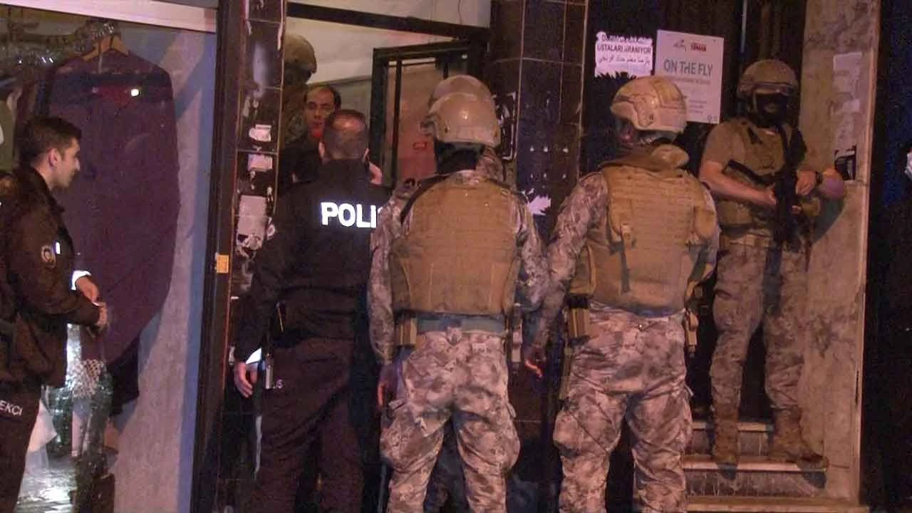 Fatih'te komşu dehşeti: Balyoz ve matkapla saldırıp, ateşe verdi