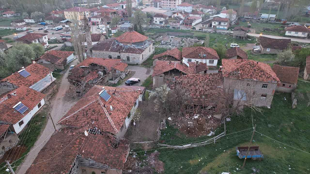 Gün ağarınca ortaya çıktı! İşte Tokat depreminin izleri...