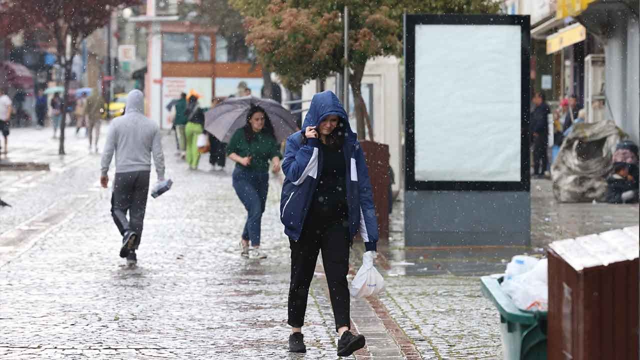 İstanbul, Tekirdağ, Çanakkale... Meteoroloji&#039;den kuvvetli yağış uyarısı! İşte 19 Nisan il il hava durumu