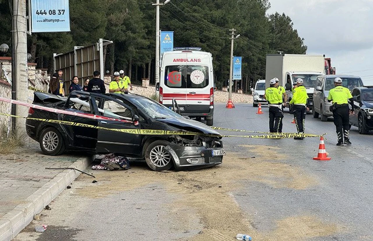 İzmir’de feci kaza: Ölü var yaralılar var! - 1. Resim