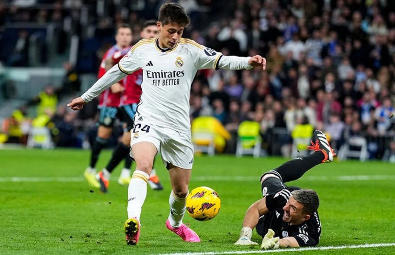 Mesut Özil'den Arda Güler'e Odegaard örneği