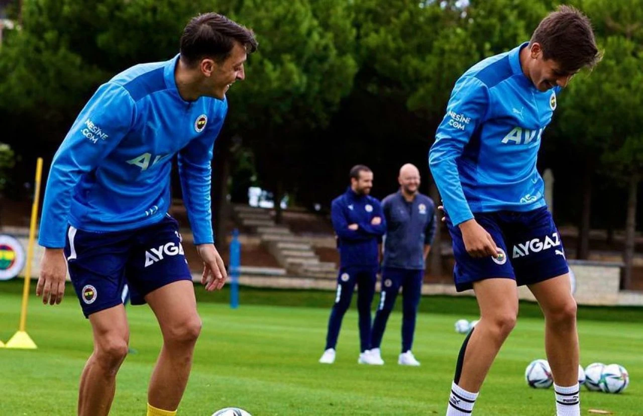 Mesut Özil'den Arda Güler'e Odegaard örneği