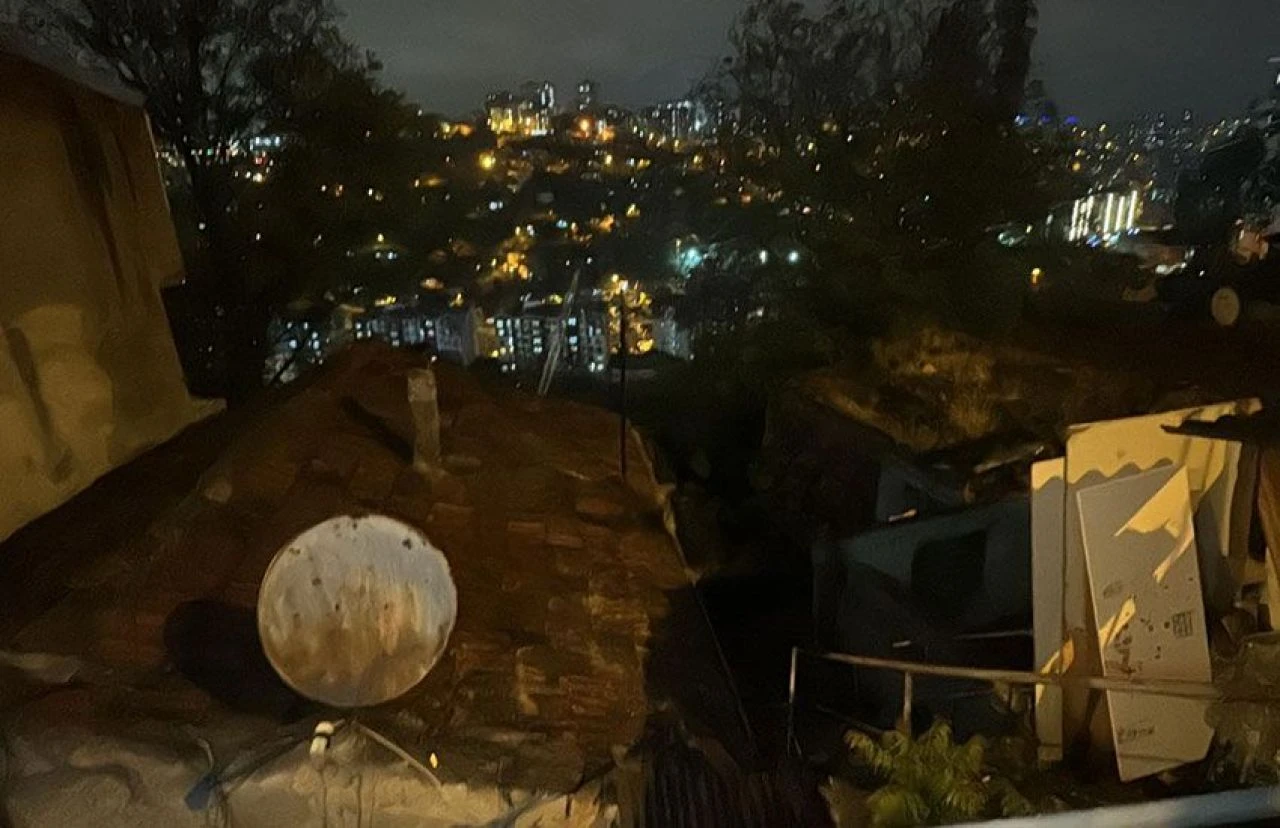 Son dakika! Gaziosmanpaşa'da toprak kayması: Çok sayıda vatandaş tahliye edildi