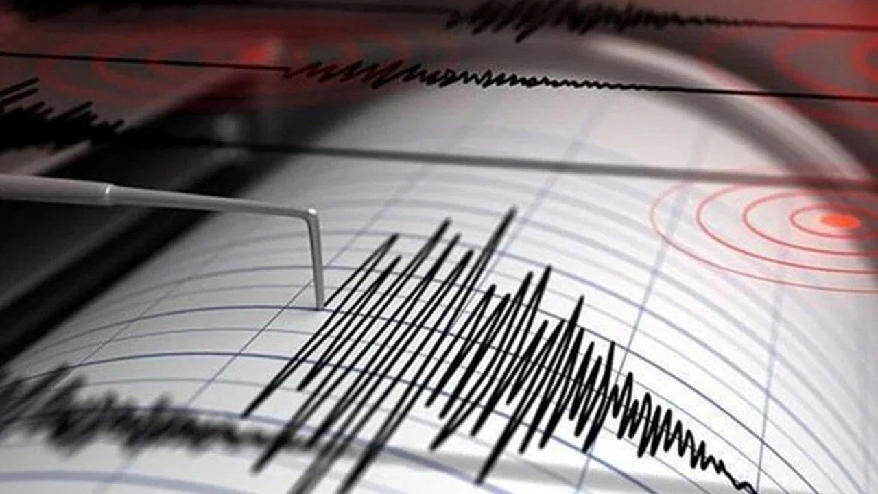 Son dakika! İzmir'de korkutan deprem