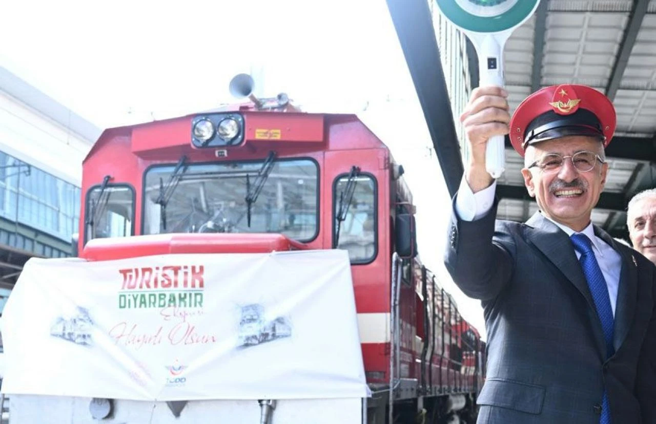 Turistik Diyarbakır Ekspresi’nde ilk sefer heyecanı: Ekonomik, konforlu ve rahat ulaşım!