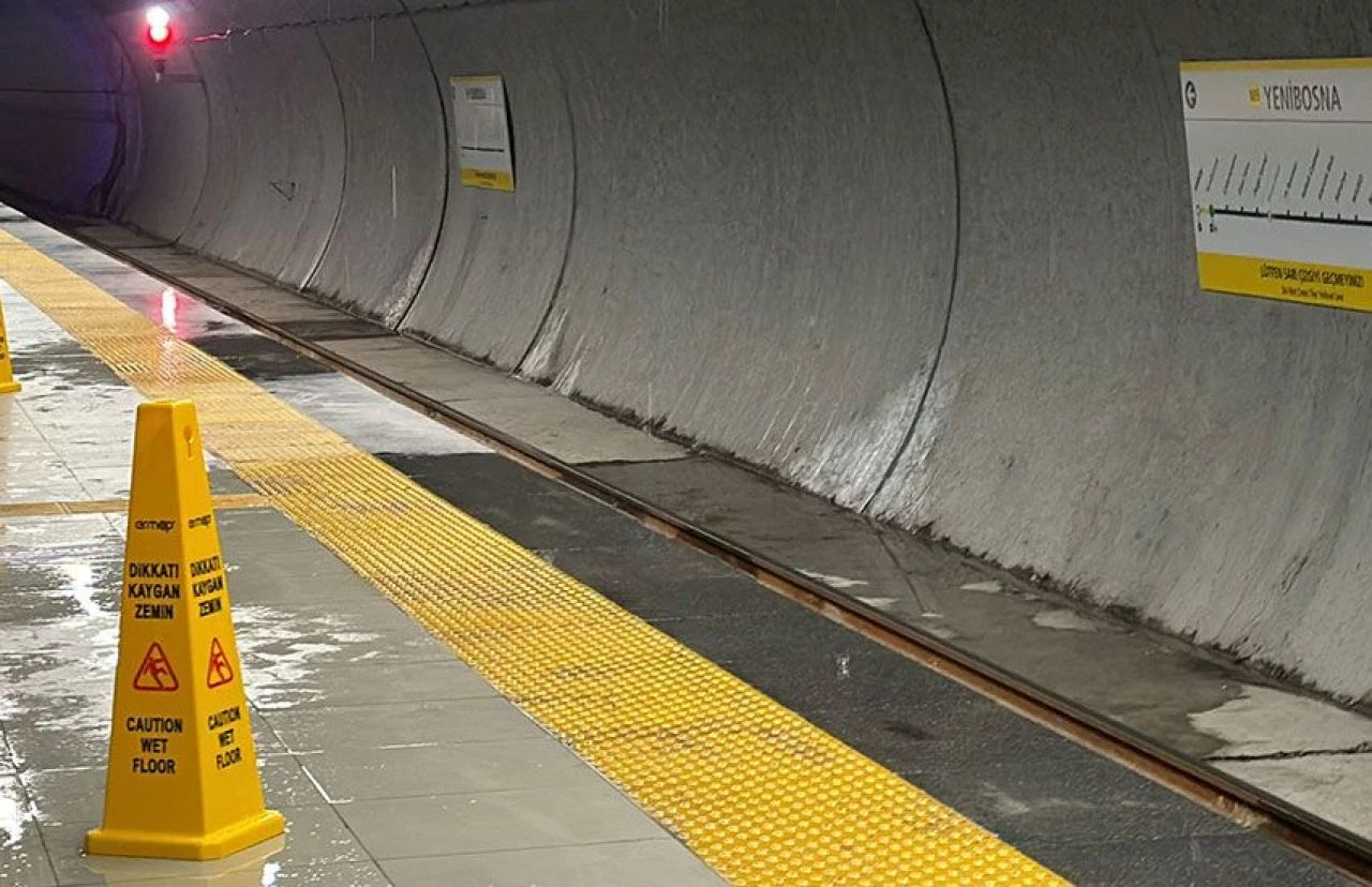 Bahçelievler Yenibosna Metro İstasyonunu su bastı!